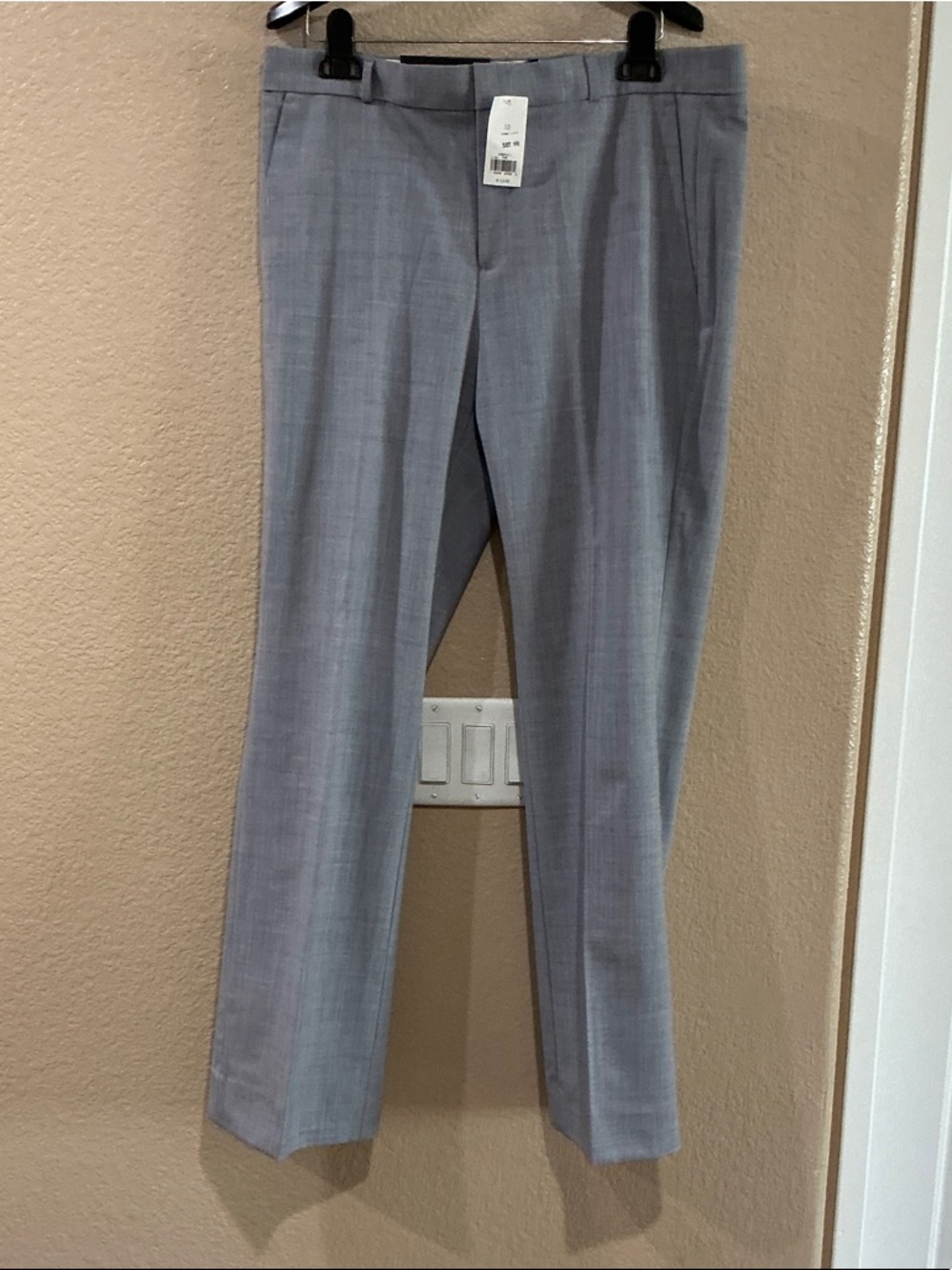 Banana Republic Men's Light Gray Dress Pants - Modern Flat Front